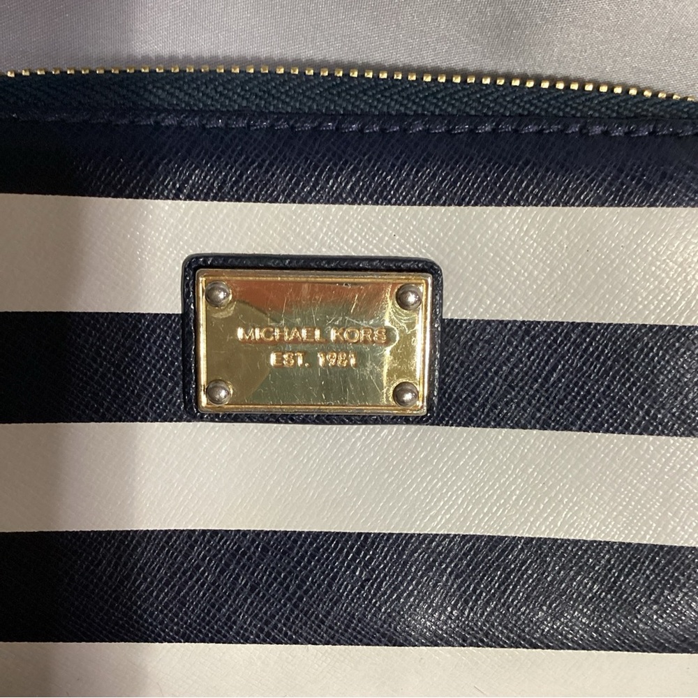Michael Kors Blue/ White Striped Zip Around Clutch Wristlet Wallet - Picture 2 of 12